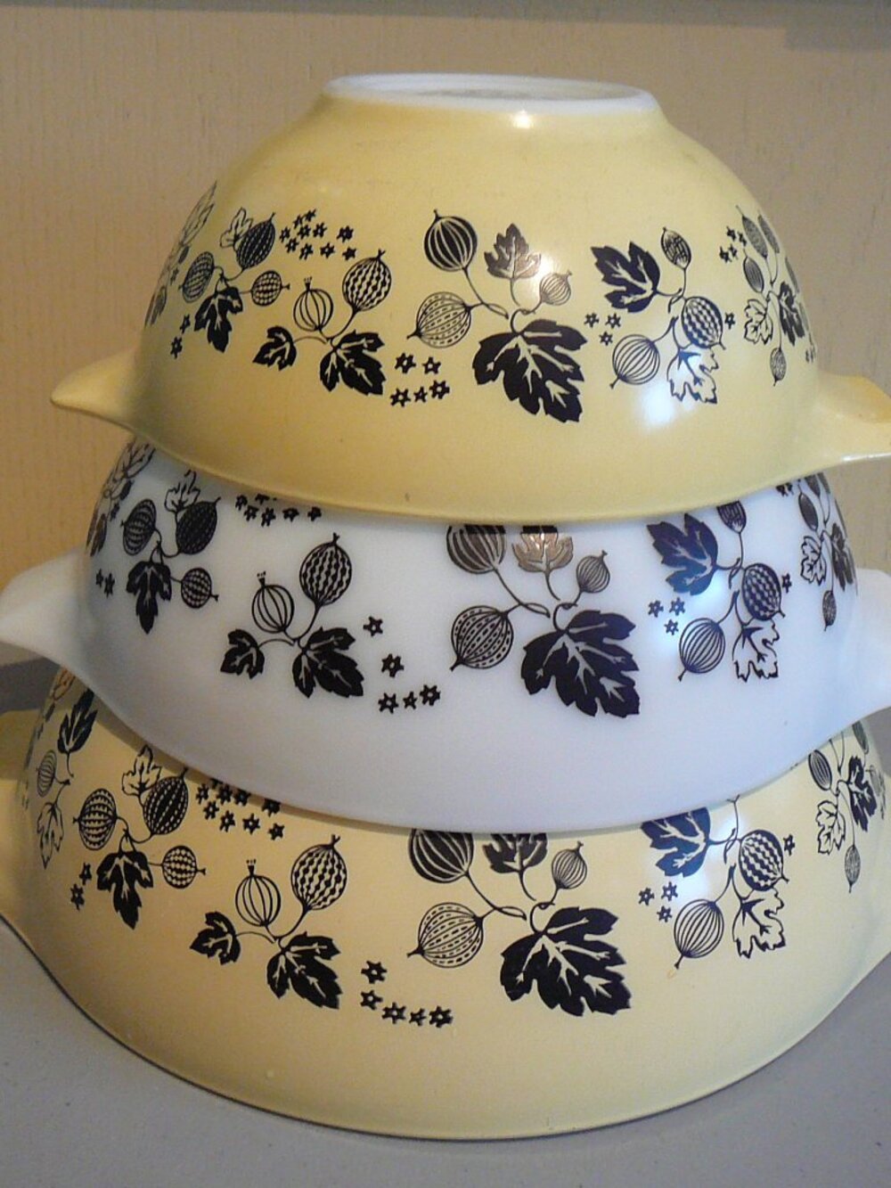 3 Pyrex Yellow & Black Gooseberry Cinderella Bowls 442 443 444